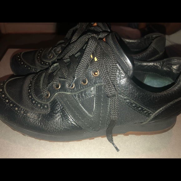 Louis Vuitton sneakers - Picture 2 of 5